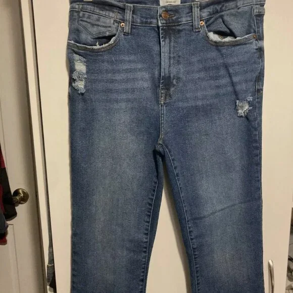 Kensie jeans vintage luxe Size 10/30 The High Rise Bootcut Cute Blue Distressed - Picture 1 of 6